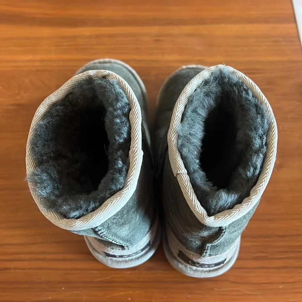 Toddler Classic II Uggs | Size 11 - Picture 5 of 6